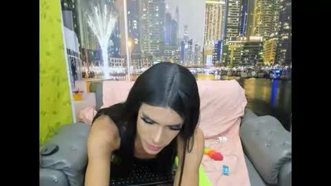 Snapshot of estefani_robles chatting on 12-22-25, 11:24 estefani robles online show from 12-22-25, 11:24