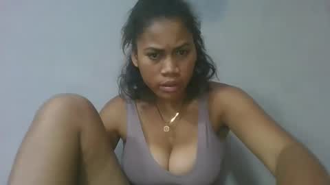 Snapshot of estelah796836 chatting on 05-10-26, 09:25 estelah796836 online show from 05-10-26, 09:25