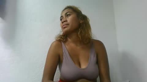 Snapshot of estelah796836 chatting on 06-11-26, 03:32 estelah796836 online show from 06-11-26, 03:32