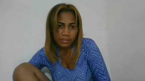 Snapshot of estelah796836 chatting on 06-12-26, 02:16 estelah796836 online show from 06-12-26, 02:16