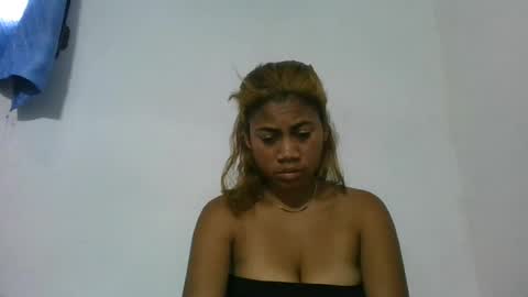 Snapshot of estelah796836 chatting on 06-15-26, 04:47 estelah796836 online show from 06-15-26, 04:47