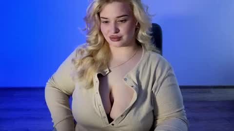 Estelle online show from 04-03-26, 09:24