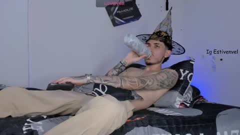 estivenvel online show from 10-29-25, 09:49