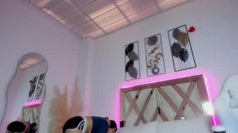 Snapshot of estrellavega_ chatting on 05-18-26, 12:55 Estrella online show from 05-18-26, 12:55