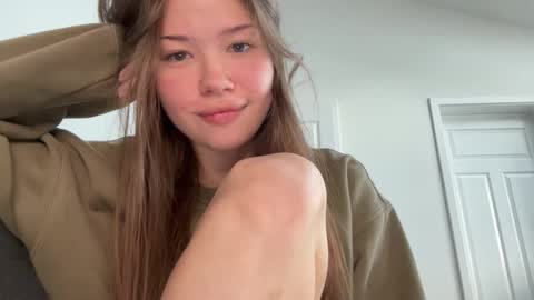 Snapshot of eternal_infinite chatting on 10-25-25, 12:13 nika 3 online show from 10-25-25, 12:13