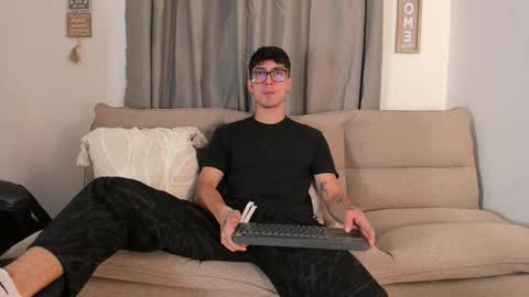 Snapshot of etham_wolf1 chatting on 03-25-26, 05:52 etham_wolf1 online show from 03-25-26, 05:52