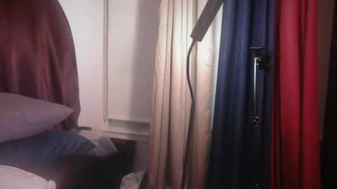 Snapshot of ethan_astrid chatting on 07-19-26, 07:12 Bustedpussy online show from 07-19-26, 07:12