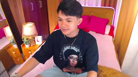 Snapshot of ethan_lauren chatting on 04-16-26, 06:09 ethan_lauren online show from 04-16-26, 06:09
