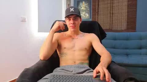 Snapshot of ethangreey1 chatting on 05-05-26, 01:52 ethangreey1 online show from 05-05-26, 01:52