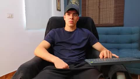Snapshot of ethangreey1 chatting on 06-11-26, 05:22 ethangreey1 online show from 06-11-26, 05:22