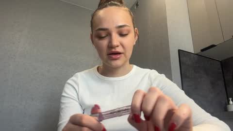 Caroline online show from 04-13-26, 06:41