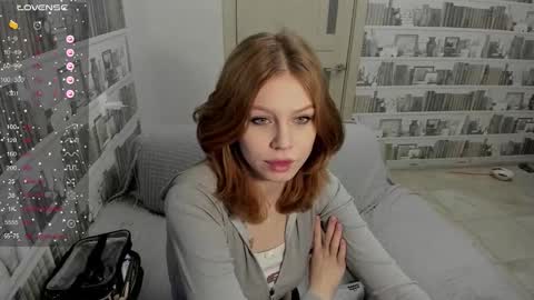 Veronica Tiia Lilith left to right online show from 03-09-26, 03:05