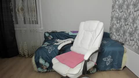 Eva online show from 11-14-25, 09:46