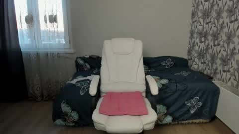 Eva online show from 11-17-25, 09:37