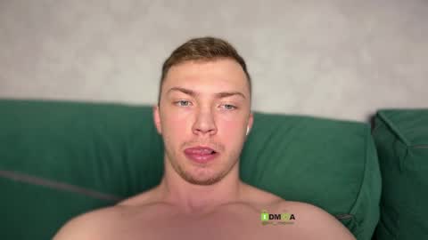 Eva and Iron online show from 04-11-26, 09:41