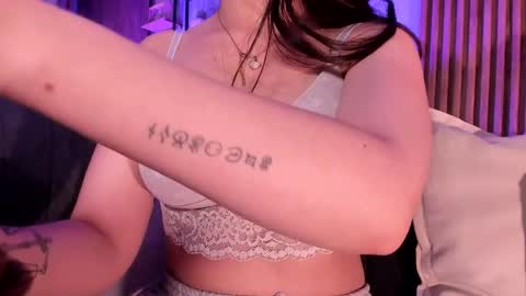 Snapshot of eva_macalliter chatting on 05-10-26, 04:28 Angelinne online show from 05-10-26, 04:28