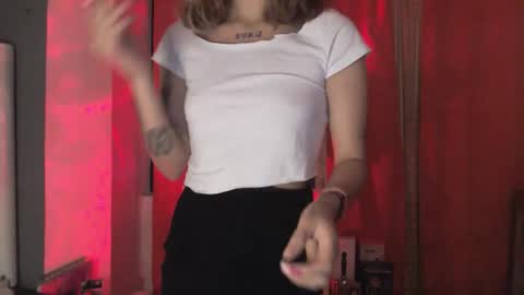 Snapshot of eva_viulet chatting on 02-01-26, 01:15 MISS EVY online show from 02-01-26, 01:15