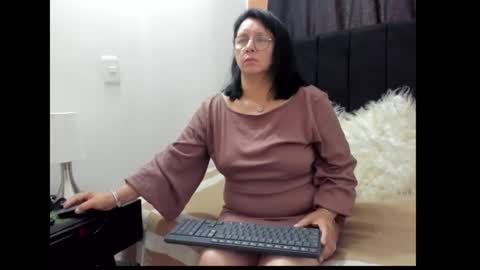 Snapshot of evaaross chatting on 01-05-25, 03:13 Eva online show from 01-05-25, 03:13