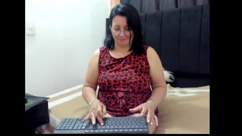 Snapshot of evaaross chatting on 01-08-25, 04:22 Eva online show from 01-08-25, 04:22