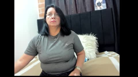 Snapshot of evaaross chatting on 01-12-25, 08:25 Eva online show from 01-12-25, 08:25