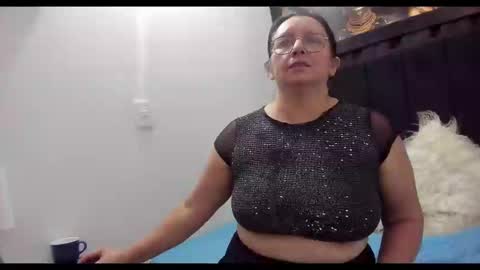 Snapshot of evaaross chatting on 02-11-25, 10:18 Eva online show from 02-11-25, 10:18