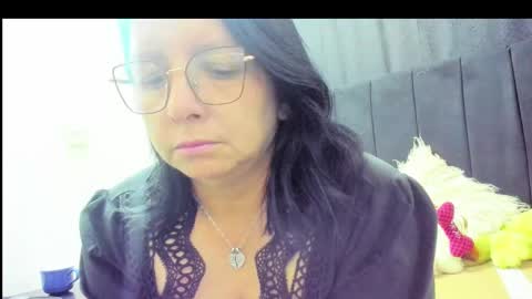 Snapshot of evaaross chatting on 12-05-25, 10:35 Eva online show from 12-05-25, 10:35