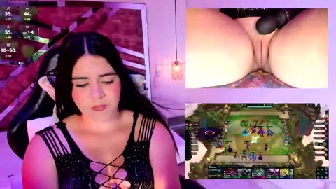Snapshot of evabloom_ chatting on 05-16-26, 09:13 EvaBloom online show from 05-16-26, 09:13