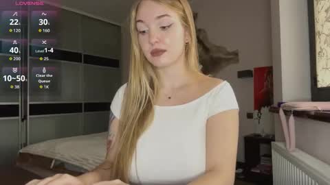 evacarter1 online show from 10-08-25, 11:08