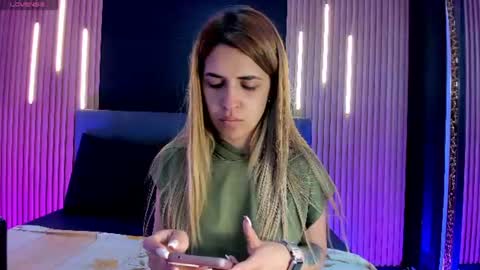 Snapshot of evaloviaa_ chatting on 06-21-26, 03:03 Eva online show from 06-21-26, 03:03