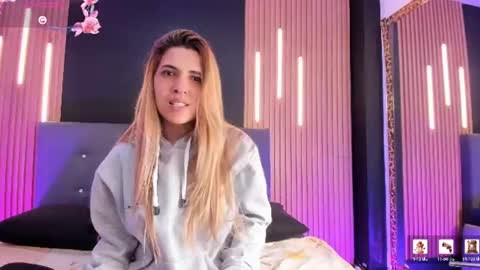Snapshot of evaloviaa_ chatting on 06-24-26, 01:54 Eva online show from 06-24-26, 01:54