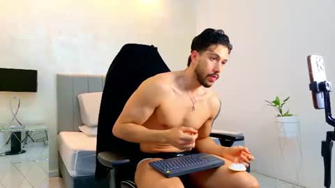 E V A N S online show from 07-01-26, 01:07