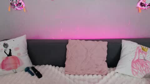 Adelina online show from 07-04-26, 04:07