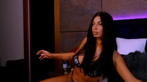 Snapshot of evarhea chatting on 06-16-26, 05:21 EvaRhea online show from 06-16-26, 05:21