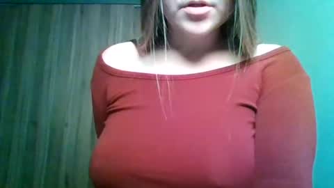 Snapshot of evasapples2026 chatting on 06-06-26, 10:09 evasapples2026 online show from 06-06-26, 10:09