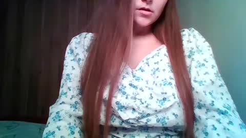 Snapshot of evasapples2026 chatting on 06-21-26, 06:21 evasapples2026 online show from 06-21-26, 06:21