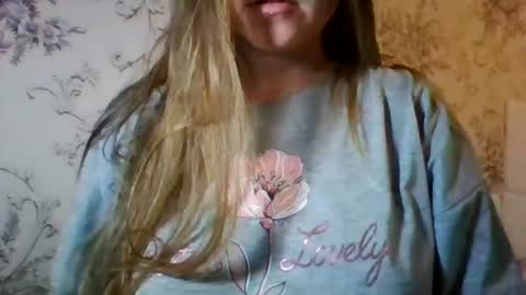 Snapshot of evasapples2026 chatting on 06-29-26, 08:31 evasapples2026 online show from 06-29-26, 08:31