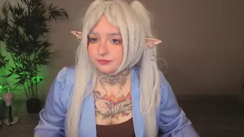 Snapshot of evathewitcher chatting on 06-17-26, 02:03 EvaTheWitcher online show from 06-17-26, 02:03