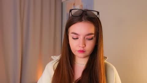 Snapshot of evawyliam chatting on 04-08-26, 02:39 im EVA im new here dont be rude online show from 04-08-26, 02:39