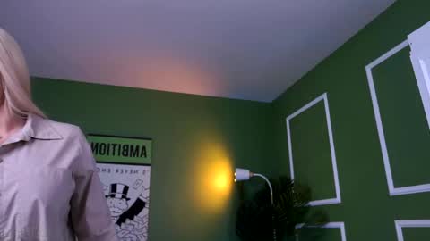 Eva online show from 05-19-26, 10:10