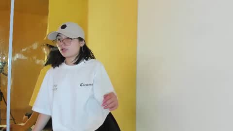 Snapshot of eve_aura chatting on 07-05-26, 01:40 Eve Aura online show from 07-05-26, 01:40