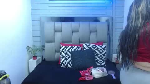 evelin zaens online show from 03-17-26, 04:06