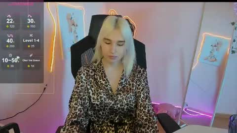 Snapshot of evelinalu chatting on 04-28-26, 02:27 Evelina online show from 04-28-26, 02:27