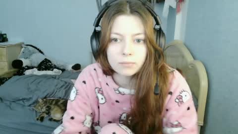 Alice 3 online show from 06-06-26, 10:42