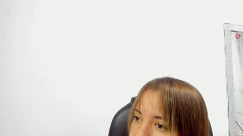 Snapshot of evelyn_2511 chatting on 02-19-25, 03:38 Evelyn online show from 02-19-25, 03:38