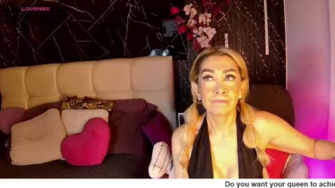 EvelynaGrey online show from 05-15-26, 10:00