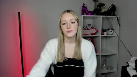 evelynblond online show from 03-23-26, 01:26