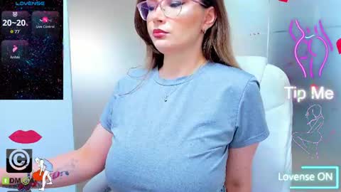 Snapshot of evelyne_rose chatting on 07-01-26, 05:09 evelyne_rose online show from 07-01-26, 05:09