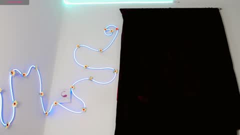 everlin_01 online show from 05-18-26, 07:52