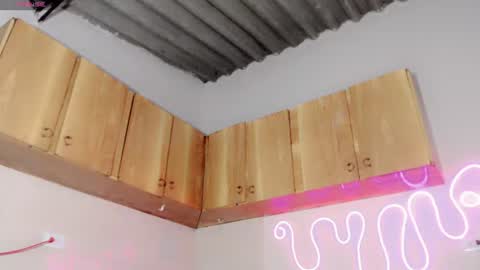 everlin_01 online show from 06-11-26, 07:34