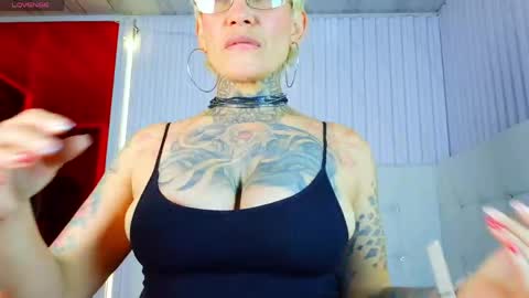everlyn_sexx online show from 04-16-26, 02:51